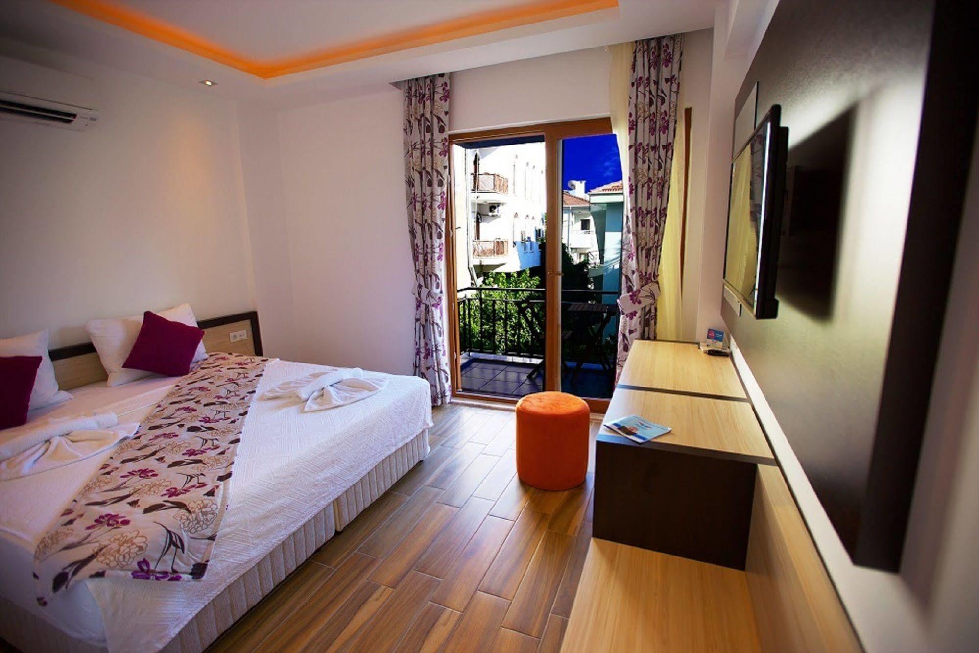 Hotel Hermes Kas Bagian luar foto