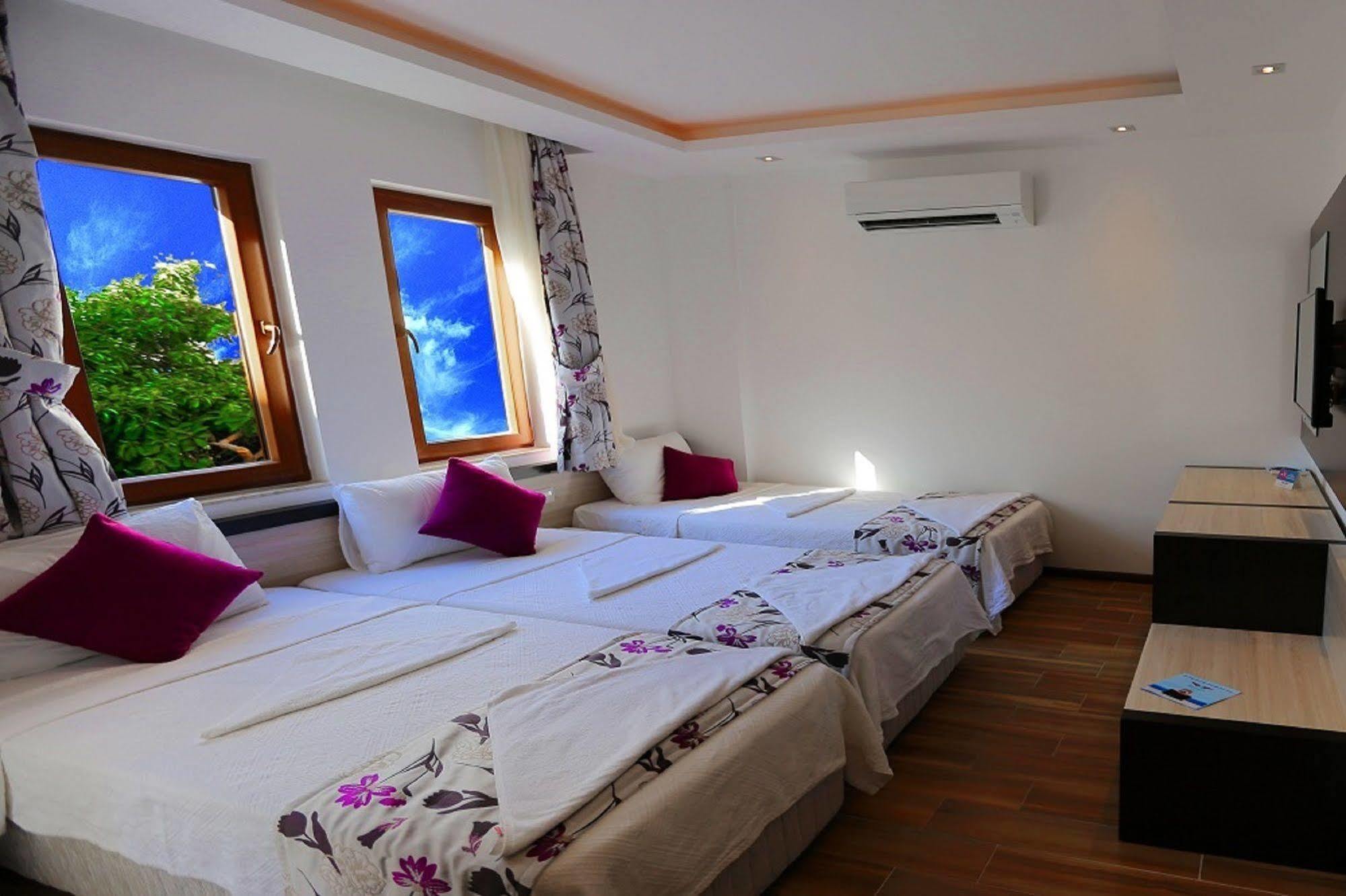 Hotel Hermes Kas Bagian luar foto