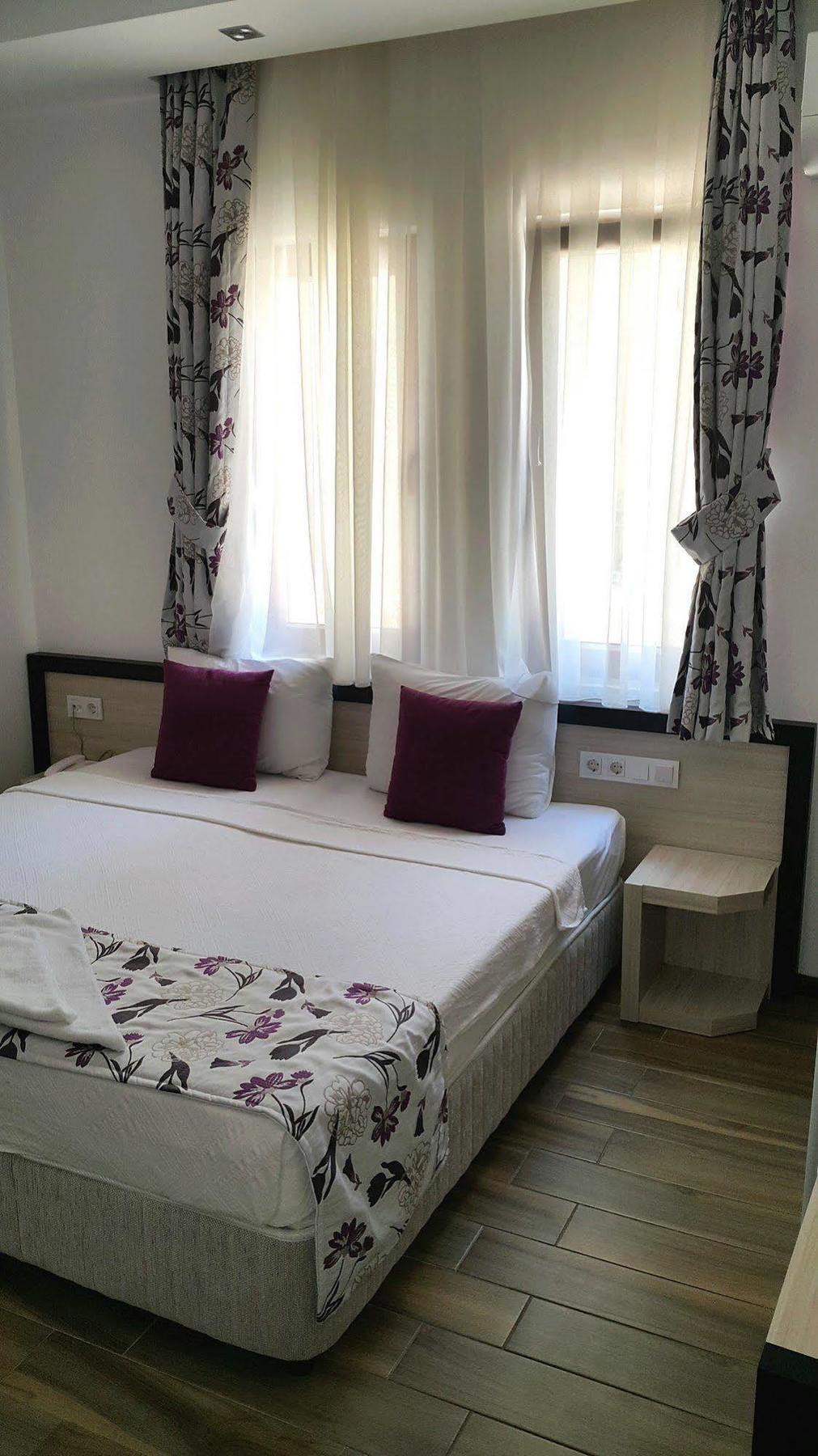 Hotel Hermes Kas Bagian luar foto
